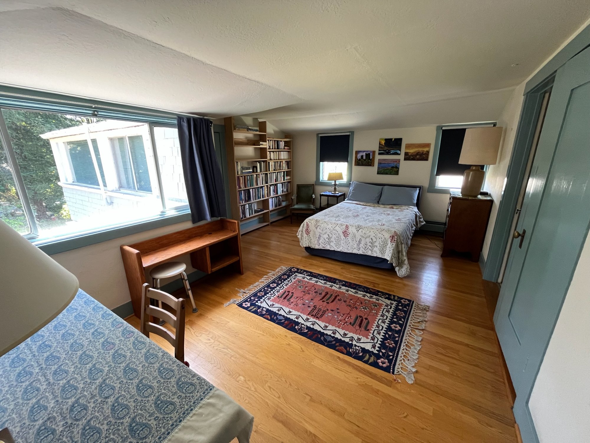 Bathroom with classic floral wallpaper